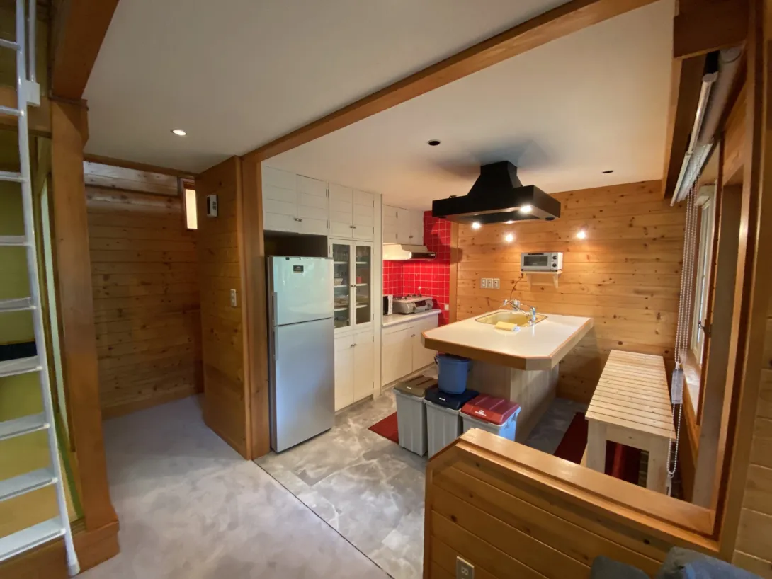 Annupuri Retro Lodge - Kitchen